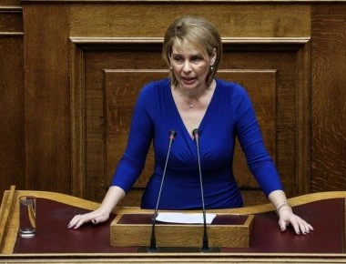 Γιουχαΐσματα και αποδοκιμασίες κατά της Παπακώστα στην Αριδαία (βίντεο)